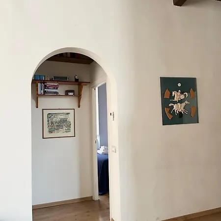 Artist In The Heart Of Trastevere *